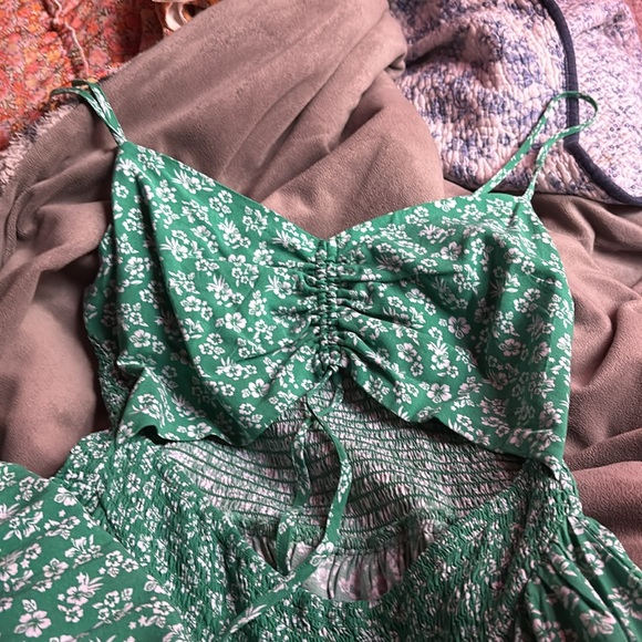 Hollister Green Romper - Picture 2 of 4